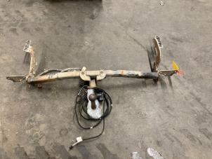 Gebruikte Trekhaak Peugeot 5008 I (0A/0E) 1.6 VTI 16V Prijs € 125,00 Margeregeling aangeboden door De Vos Onderdelen