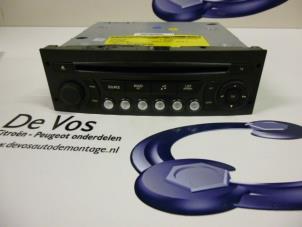 Gebruikte Radio CD Speler Citroen C3 Picasso (SH) 1.6 16V VTI 120 Prijs € 50,00 Margeregeling aangeboden door De Vos Autodemontagebedrijf