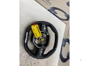 Gebruikte Stuurwiel Peugeot 508 SW (F4/FC/FJ/FR) 1.6 16V Hybrid 225 Prijs € 300,00 Margeregeling aangeboden door De Vos Onderdelen