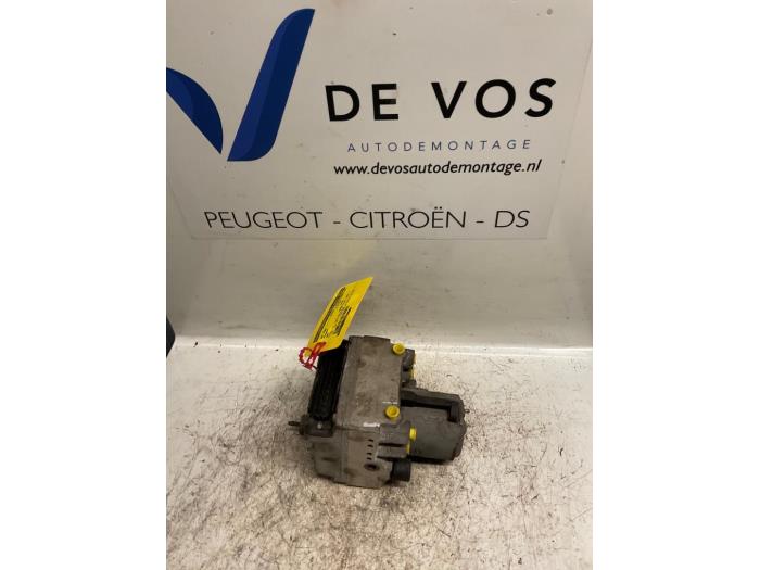 Gebruikte ABS Pomp Peugeot 406 (8B) 1.8 16V Prijs € 90,00 Margeregeling aangeboden door De Vos Onderdelen