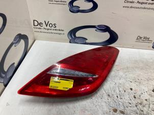 Gebruikte Achterlicht rechts Peugeot RCZ Prijs € 250,00 Margeregeling aangeboden door De Vos Autodemontagebedrijf