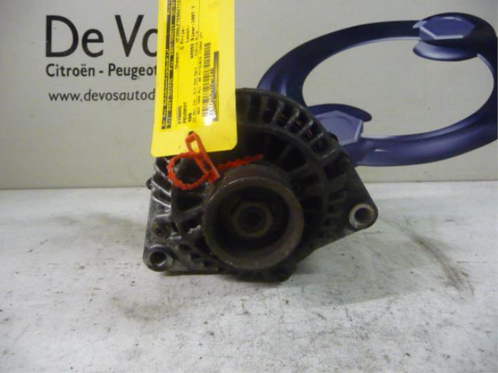 Gebruikte Dynamo Peugeot 406 (8B) 1.8 16V Prijs € 55,00 Margeregeling aangeboden door De Vos Onderdelen
