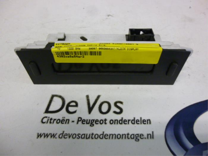 Gebruikte Display Interieur Citroen Berlingo 1.6 HDI 16V 75 Prijs € 35,00 Margeregeling aangeboden door De Vos Onderdelen