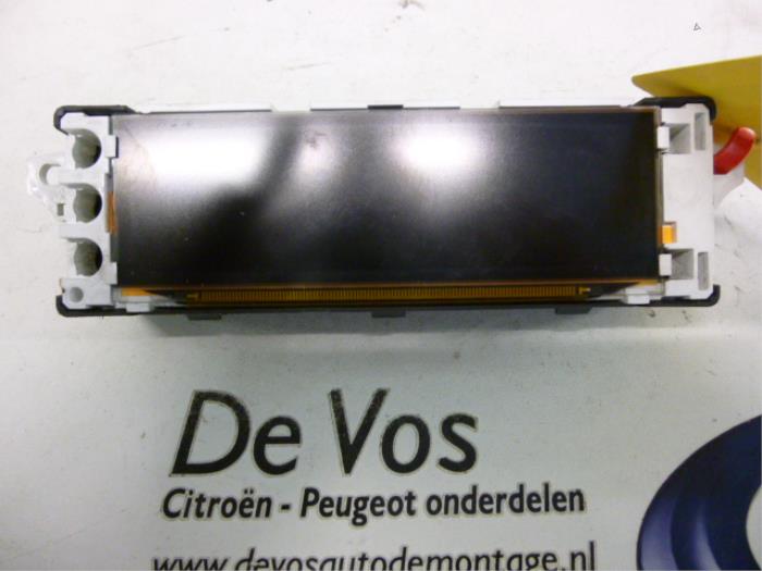 Gebruikte Display Interieur Peugeot Partner (GC/GF/GG/GJ/GK) 1.6 HDI 75 16V Prijs € 55,00 Margeregeling aangeboden door De Vos Onderdelen