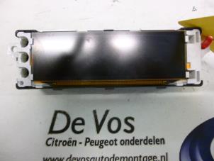 Gebruikte Display Interieur Peugeot Partner (GC/GF/GG/GJ/GK) 1.6 HDI 75 16V Prijs € 55,00 Margeregeling aangeboden door De Vos Onderdelen