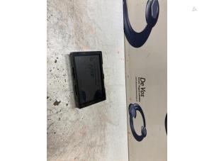 Gebruikte Display Interieur Opel Astra Prijs € 550,00 Margeregeling aangeboden door De Vos Onderdelen