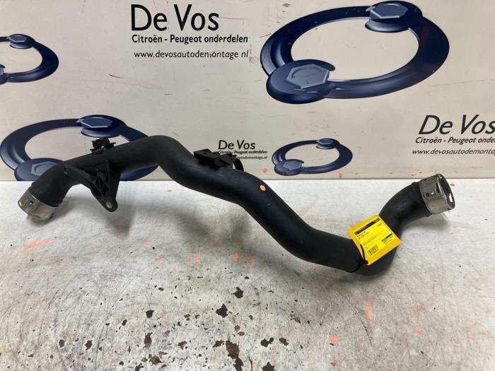 Gebruikte Intercooler Slang Opel Astra Prijs € 45,00 Margeregeling aangeboden door De Vos Onderdelen