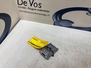 Gebruikte Camera voorzijde Opel Mokka 1.2 Turbo 12V Prijs € 225,00 Margeregeling aangeboden door De Vos Onderdelen