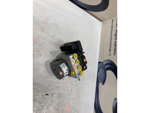 Gebruikte ABS Pomp Peugeot 308 (L3/L8/LB/LH/LP) 2.0 BlueHDi 150 16V Prijs € 160,00 Margeregeling aangeboden door De Vos Onderdelen