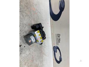 Gebruikte ABS Pomp Peugeot Expert (V1/VA/VB/VE/VF/VT/VY) 2.0 Blue HDi 150 16V Prijs € 350,00 Margeregeling aangeboden door De Vos Onderdelen