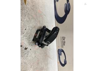 Gebruikte Pook Peugeot 3008 II (M4/MC/MJ/MR) Prijs € 200,00 Margeregeling aangeboden door De Vos Onderdelen