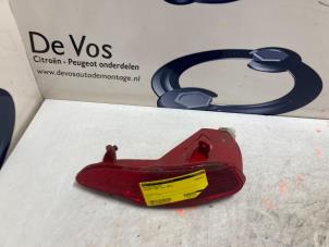 Gebruikte Mistachterlicht Peugeot 5008 II (M4/MC/MJ/MR) Prijs € 45,00 Margeregeling aangeboden door De Vos Autodemontagebedrijf