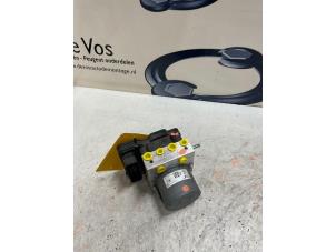 Gebruikte ABS Pomp Opel Combo Life/Tour Prijs € 350,00 Margeregeling aangeboden door De Vos Onderdelen