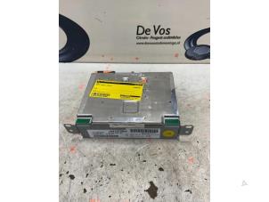 Gebruikte Radio Opel Corsa F (UB/UH/UP) 1.2 Turbo 12V 100 Prijs € 350,00 Margeregeling aangeboden door De Vos Onderdelen