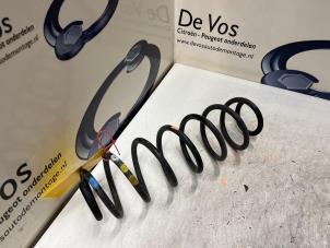 Gebruikte Schroefveer achter Opel Mokka 1.2 Turbo 12V Prijs € 55,00 Margeregeling aangeboden door De Vos Onderdelen