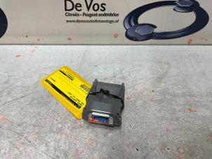 Gebruikte Camera voorzijde Opel Mokka 1.2 Turbo 12V Prijs € 225,00 Margeregeling aangeboden door De Vos Onderdelen