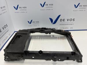 Gebruikte Voorfront Citroen C3 Picasso (SH) 1.6 16V VTI 120 Prijs € 55,00 Margeregeling aangeboden door De Vos Autodemontagebedrijf