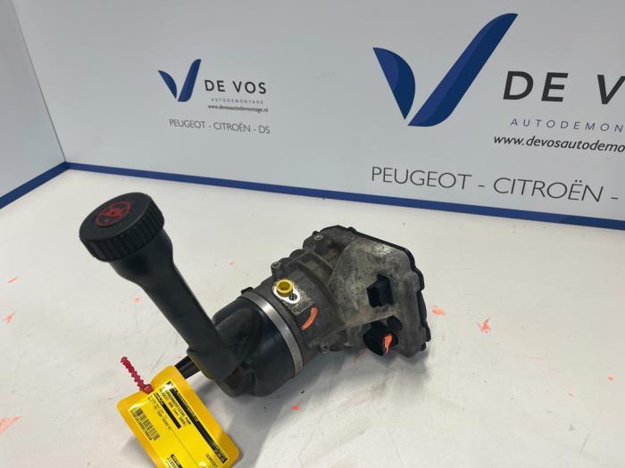 Gebruikte Servopomp Peugeot 308 Prijs € 150,00 Margeregeling aangeboden door De Vos Onderdelen