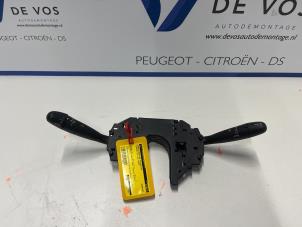 Gebruikte Stuurkolomschakelaar Citroen C5 III Berline (RD) 2.7 HDiF V6 24V Autom. Prijs € 70,00 Margeregeling aangeboden door De Vos Onderdelen