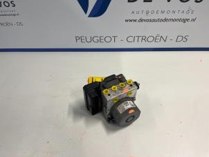 Gebruikte ABS Pomp Peugeot 308 Prijs € 160,00 Margeregeling aangeboden door De Vos Onderdelen
