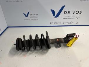 Gebruikte Schokdemperpoot rechts-voor Peugeot 5008 I (0A/0E) 1.6 HDiF 16V Prijs € 70,00 Margeregeling aangeboden door De Vos Autodemontagebedrijf