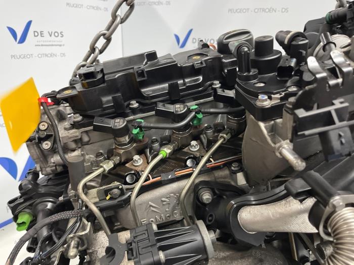 Motor van een Peugeot 5008 I (0A/0E) 1.6 HDiF 16V 2014