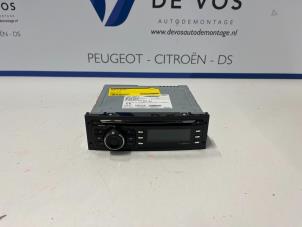 Gebruikte Radio CD Speler Peugeot 208 I (CA/CC/CK/CL) 1.2 Vti 12V PureTech Prijs € 250,00 Margeregeling aangeboden door De Vos Autodemontagebedrijf