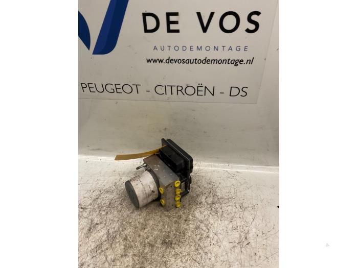Gebruikte ABS Pomp Citroen C8 Prijs € 100,00 Margeregeling aangeboden door De Vos Onderdelen