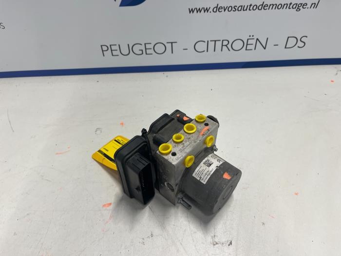 Gebruikte ABS Pomp Citroen C4 Picasso (3D/3E) 2.0 Blue HDI 150 Prijs € 250,00 Margeregeling aangeboden door De Vos Onderdelen