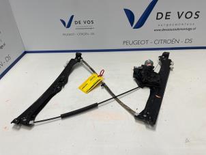 Gebruikte Ruitmechaniek 4Deurs rechts-voor Citroen DS5 (KD/KF) Prijs € 90,00 Margeregeling aangeboden door De Vos Autodemontagebedrijf