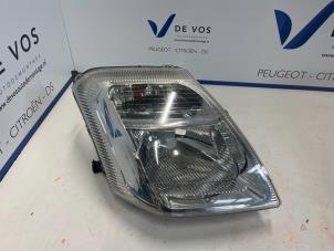 Gebruikte Koplamp rechts Citroen C2 (JM) 1.4 Prijs € 70,00 Margeregeling aangeboden door De Vos Onderdelen