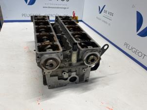 Cilinderkop van een Citroën C5 II Berline (RC) 2.0 16V 2006
