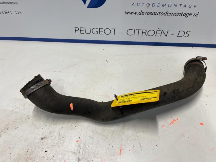 Gebruikte Intercooler Slang Peugeot 308 Prijs € 30,00 Margeregeling aangeboden door De Vos Onderdelen