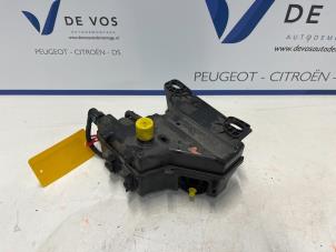 Gebruikte Roetfilter Tank Peugeot 308 Prijs € 100,00 Margeregeling aangeboden door De Vos Autodemontagebedrijf