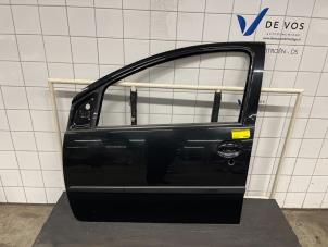 Gebruikte Deur 4Deurs links-voor Peugeot 107 1.0 12V Prijs € 160,00 Margeregeling aangeboden door De Vos Autodemontagebedrijf