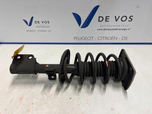 Gebruikte Schokdemperpoot rechts-voor Peugeot Expert (VA/VB/VE/VF/VY) 2.0 Blue HDi 180 16V Prijs € 70,00 Margeregeling aangeboden door De Vos Autodemontagebedrijf
