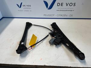 Gebruikte Raammechaniek 4Deurs links-voor Peugeot 5008 Prijs € 115,00 Margeregeling aangeboden door De Vos Autodemontagebedrijf