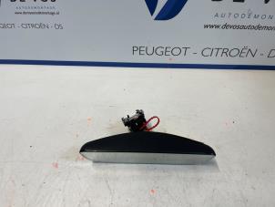 Gebruikte Spiegel binnen Peugeot 5008 Prijs € 70,00 Margeregeling aangeboden door De Vos Autodemontagebedrijf