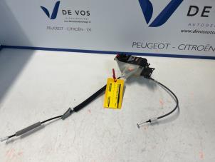 Gebruikte Deurslot Mechaniek 4Deurs rechts-achter DS Automobiles DS7 Crossback Prijs € 80,00 Margeregeling aangeboden door De Vos Autodemontagebedrijf