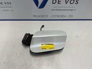 Gebruikte Tank Klep Peugeot 308 (F3/FB/FH/FM/FP) Prijs € 55,00 Margeregeling aangeboden door De Vos Onderdelen