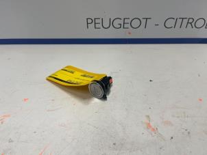 Gebruikte Elektrisch Deel Contactslot Peugeot 508 Prijs € 15,00 Margeregeling aangeboden door De Vos Autodemontagebedrijf
