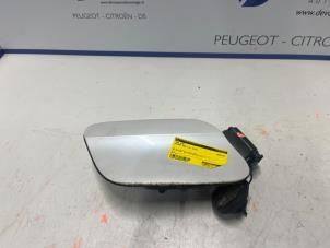 Gebruikte Tank Klep Peugeot 508 Prijs € 45,00 Margeregeling aangeboden door De Vos Onderdelen