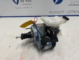 Gebruikte Rembooster Peugeot 3008 II (M4/MC/MJ/MR) 1.6 16V Hybrid4 Prijs € 275,00 Margeregeling aangeboden door De Vos Onderdelen