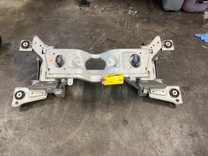 Gebruikte Subframe Peugeot 3008 II (M4/MC/MJ/MR) 1.6 16V Hybrid4 Prijs € 750,00 Margeregeling aangeboden door De Vos Onderdelen
