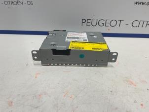 Gebruikte Radio DS Automobiles DS7 Crossback Prijs € 450,00 Margeregeling aangeboden door De Vos Onderdelen