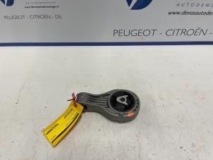 Gebruikte Motorsteun Peugeot 3008 Prijs € 35,00 Margeregeling aangeboden door De Vos Autodemontagebedrijf
