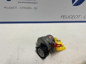 Gebruikte Spanrol Multiriem Peugeot 3008 II (M4/MC/MJ/MR) 2.0 GT BlueHDi 180 16V Prijs € 80,00 Margeregeling aangeboden door De Vos Onderdelen