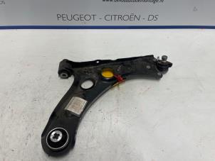 Gebruikte Draagarm rechts-voor Peugeot 208 II (UB/UH/UP) 1.2 Vti 12V PureTech 100 Prijs € 70,00 Margeregeling aangeboden door De Vos Autodemontagebedrijf