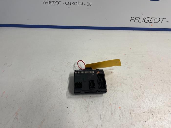 Gebruikte Computer Diversen Peugeot 408 1.2 12V Hybrid 136 Prijs € 180,00 Margeregeling aangeboden door De Vos Onderdelen