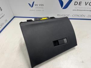 Gebruikte Dashboardkastje DS Automobiles DS7 Crossback Prijs € 160,00 Margeregeling aangeboden door De Vos Autodemontagebedrijf